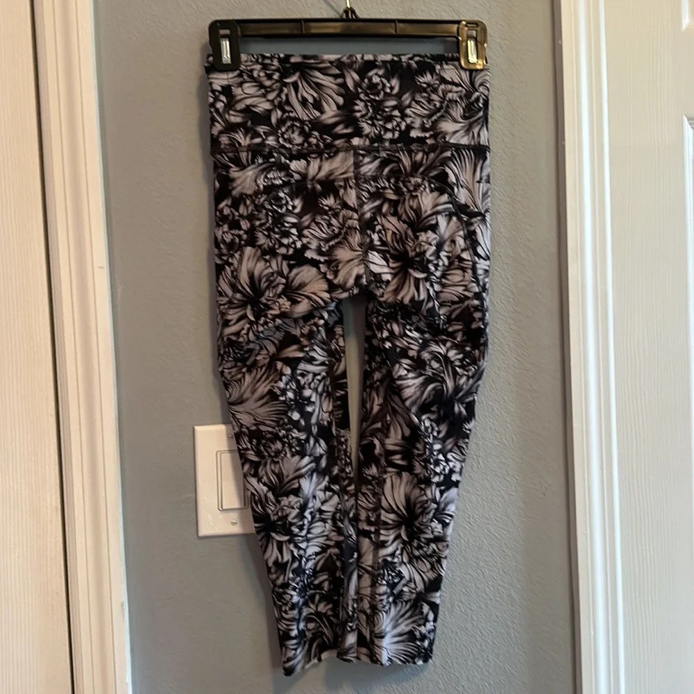 Lululemon Fast & Free Crop II *Nulux 19" - Picture 7 of 11